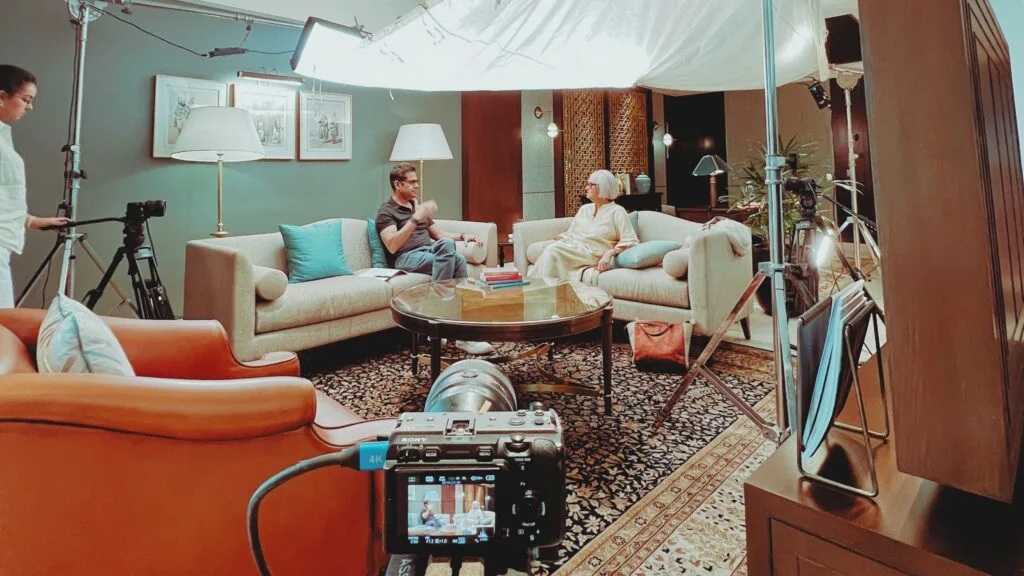 Freelancer vs Video Production Agency: Which Is Right for Your Project? Studio DeBlur Freelancer vs Video Production Agency Which Is Right for Your Project